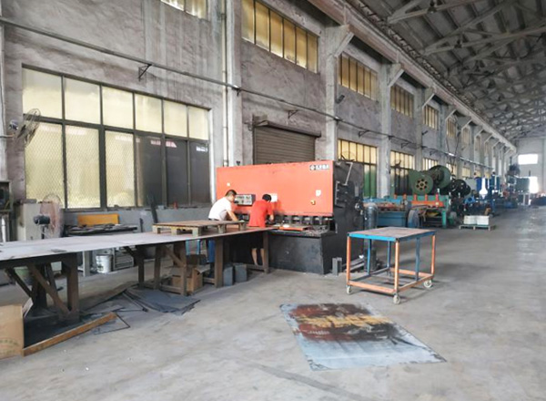 剪板車（chē）間